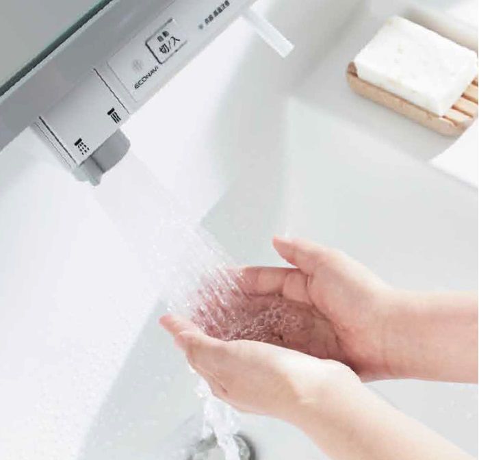 センサーが検知して水を出すイメージ