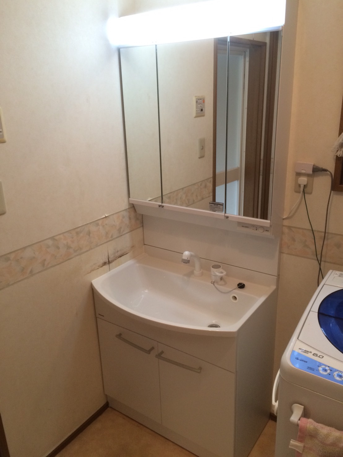 加古川市　T様　洗面化粧台交換のお客様